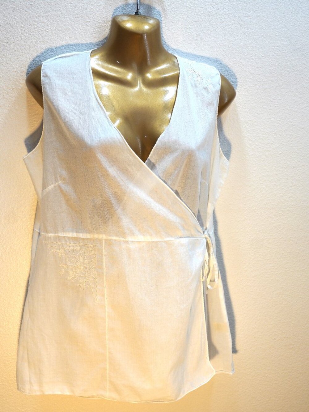 J.Jill White Delicate Vintage Embroidered Cross Over Blouse Top size S